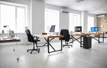 Jakie są najmodniejsze style w aranżacji biura?